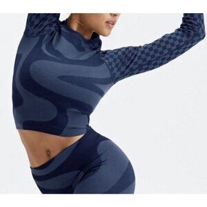 NWT Fabletics Jada Seamless Long-Sleeve Crop Top Size XS Blue Checks Abstract